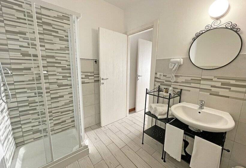 ホテル La Loggia   Villa Gloria  Adults Only