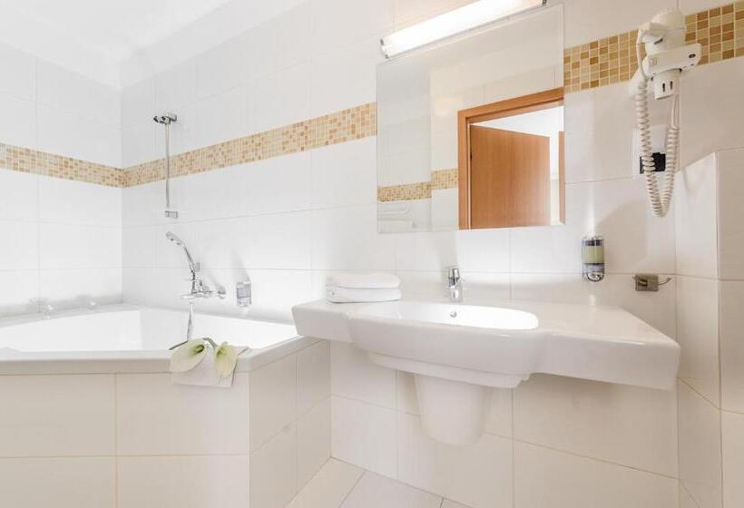 هتل La Siesta & Medical Spa