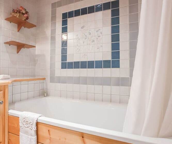 בית מלון כפרי L Auberge Du Choucas