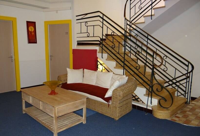 Отель Le National