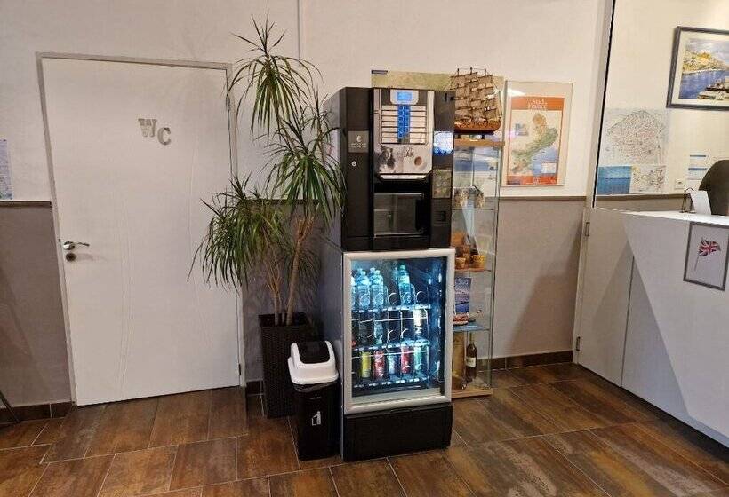 Отель Le National