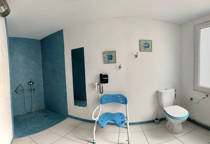 Отель Le National