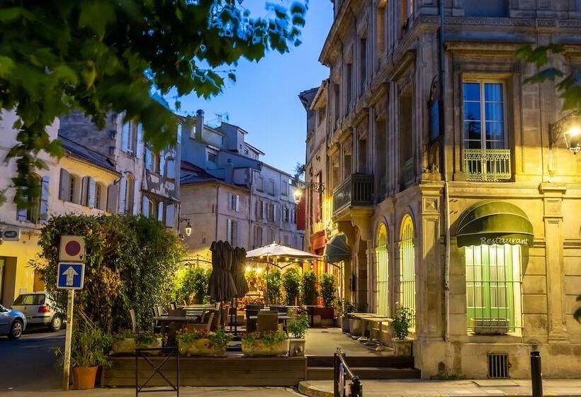 בית מלון כפרי Le Relais De Poste Arles Centre Historique