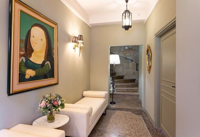 בית מלון כפרי Le Relais De Poste Arles Centre Historique