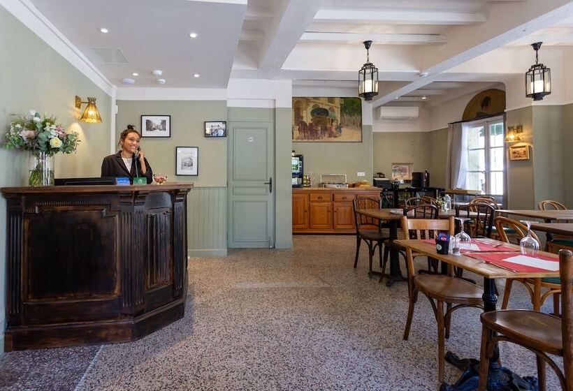 בית מלון כפרי Le Relais De Poste Arles Centre Historique