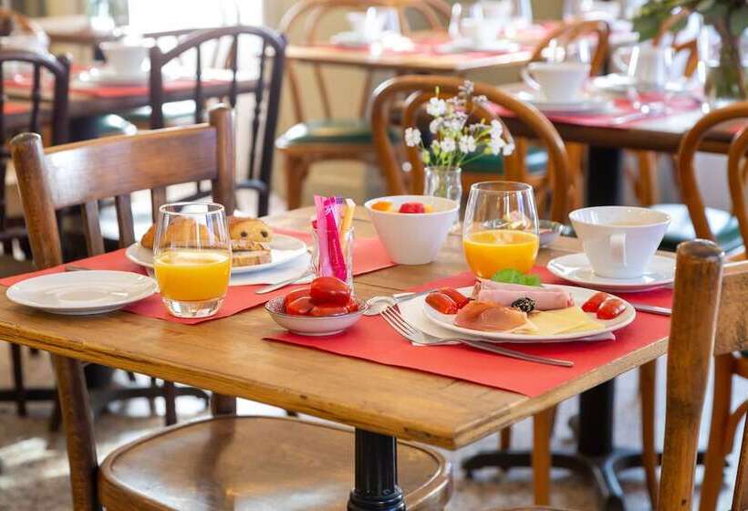 בית מלון כפרי Le Relais De Poste Arles Centre Historique