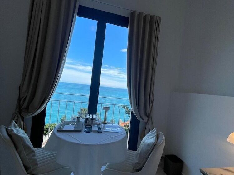 فندق Le Roquebrune