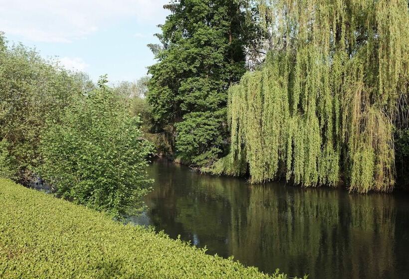 Отель Les Prés D'ondine