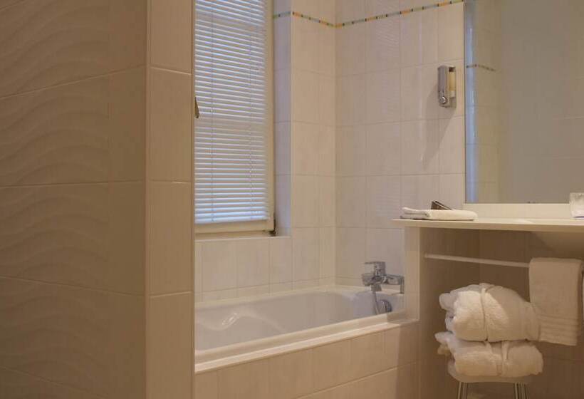 Отель Les Prés D'ondine