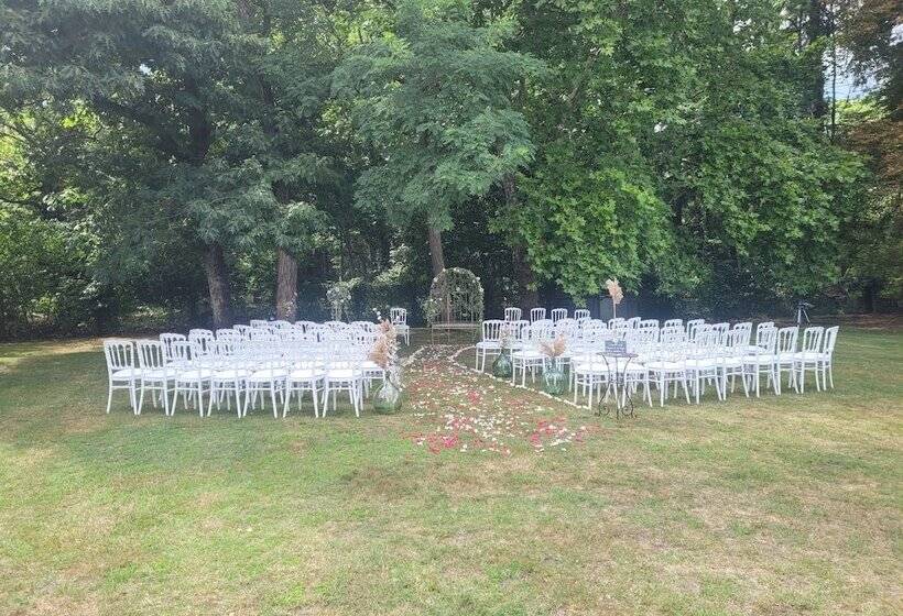 בית מלון כפרי Logis Domaine De Valaudran