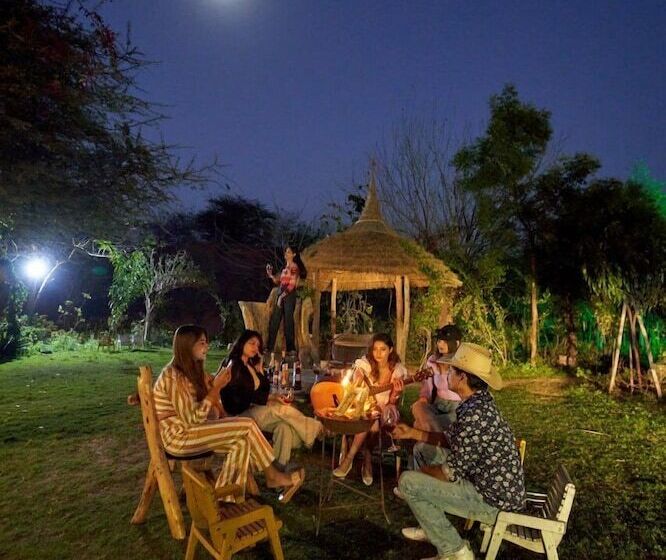 فندق Lohagarh Fort Resort