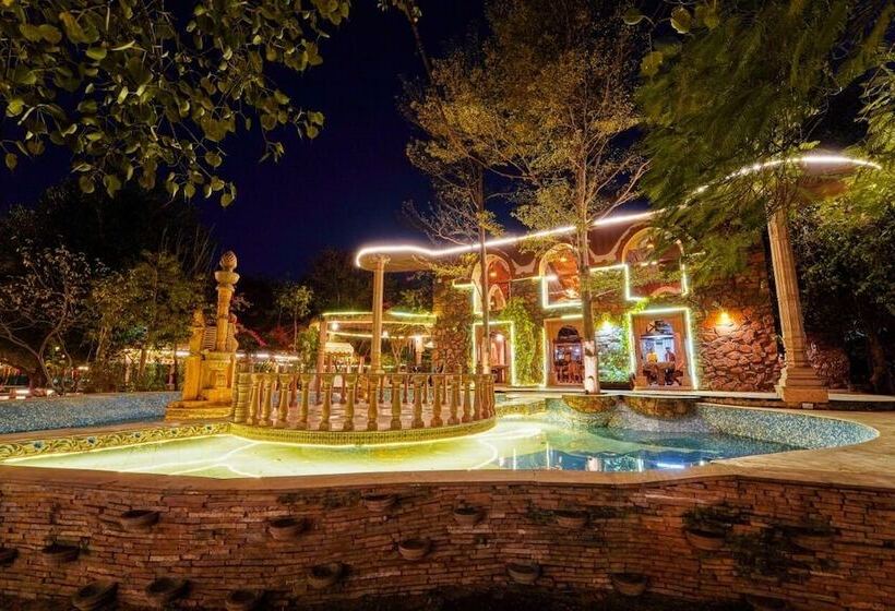 فندق Lohagarh Fort Resort