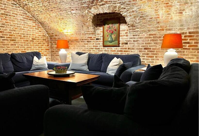 Отель Malleberg