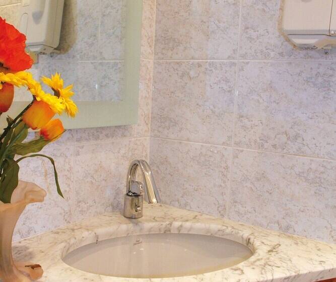 בית מלון כפרי Mediterranée