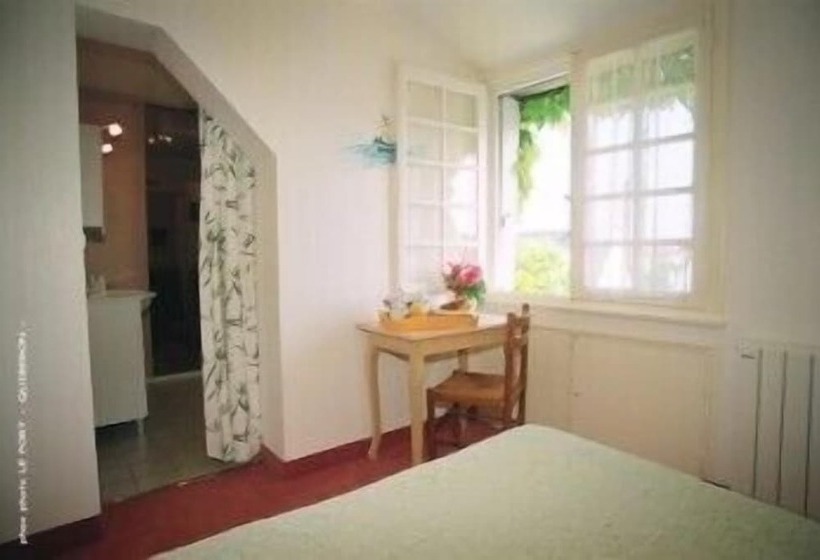 בית מלון כפרי Men Er Vro