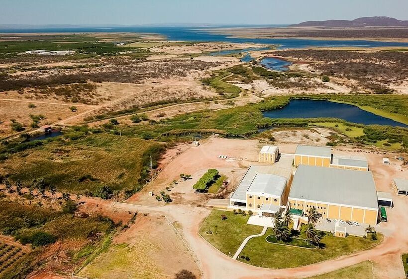 Отель Nobile Suites Del Rio  Petrolina