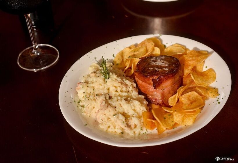 בית מלון כפרי Pier Beach Club