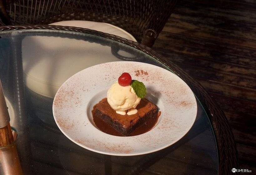 בית מלון כפרי Pier Beach Club