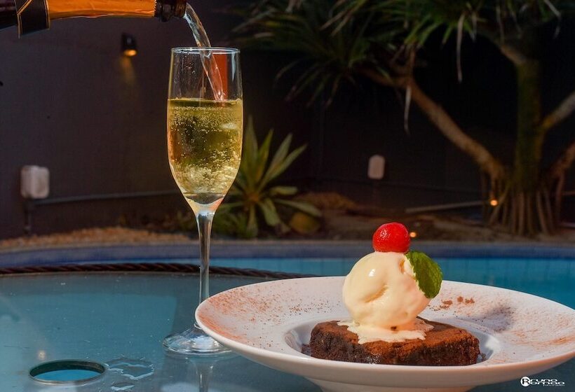 בית מלון כפרי Pier Beach Club