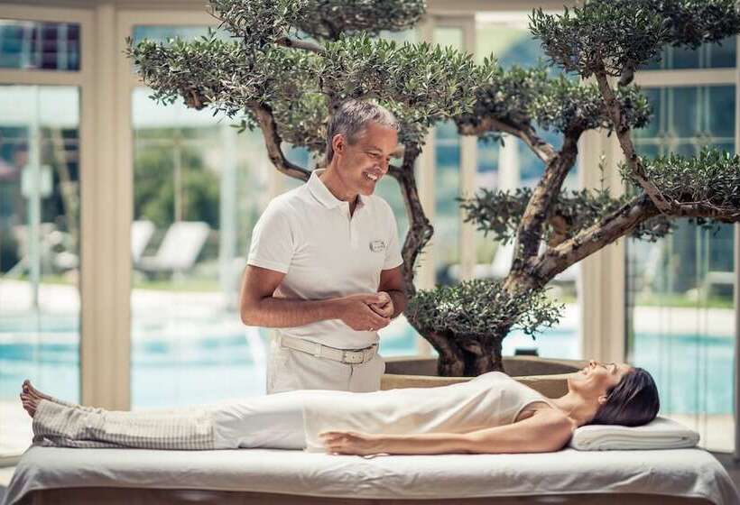 בית מלון כפרי Preidlhof Luxury Dolce Vita Resort