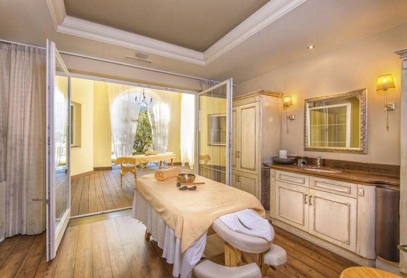 בית מלון כפרי Preidlhof Luxury Dolce Vita Resort