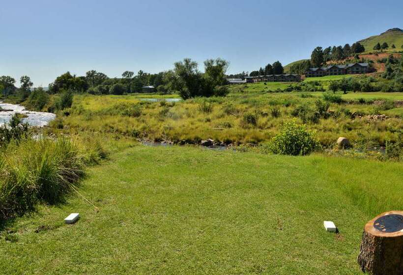 בית מלון כפרי Premier Resort Sani Pass