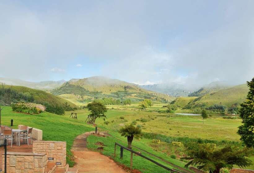 בית מלון כפרי Premier Resort Sani Pass