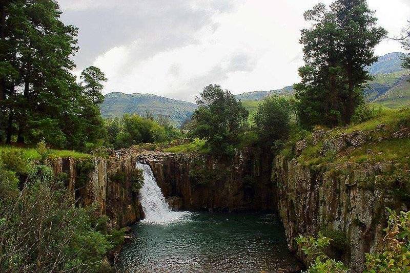בית מלון כפרי Premier Resort Sani Pass