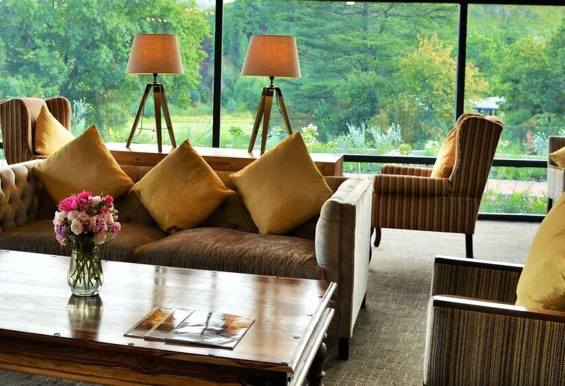 בית מלון כפרי Premier Resort Sani Pass