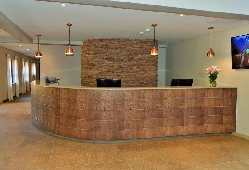 בית מלון כפרי Premier Resort Sani Pass