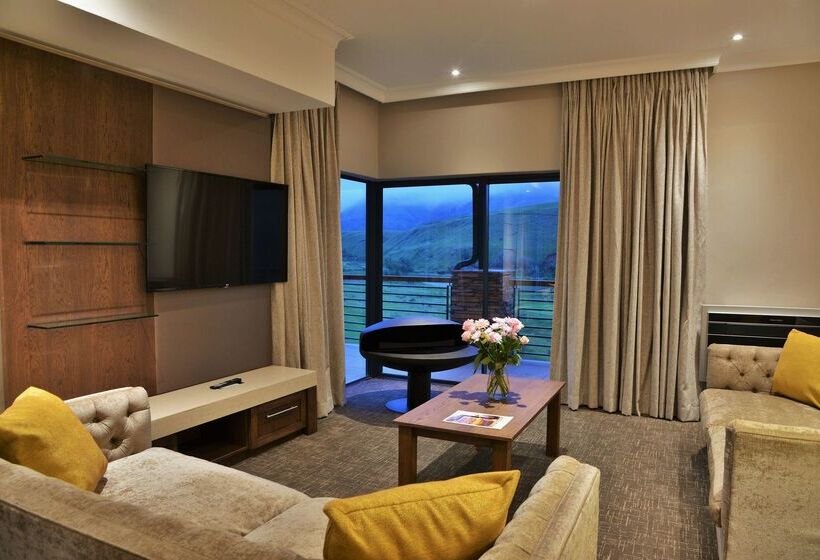 בית מלון כפרי Premier Resort Sani Pass