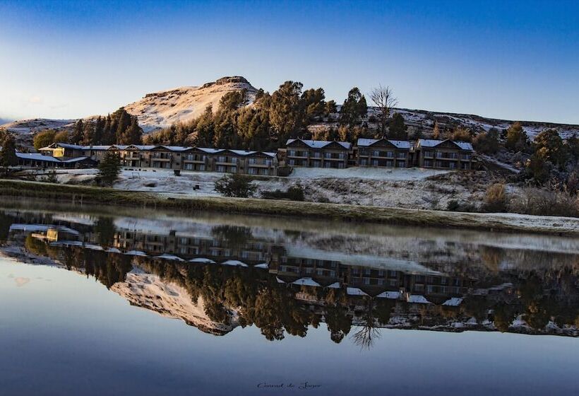 בית מלון כפרי Premier Resort Sani Pass
