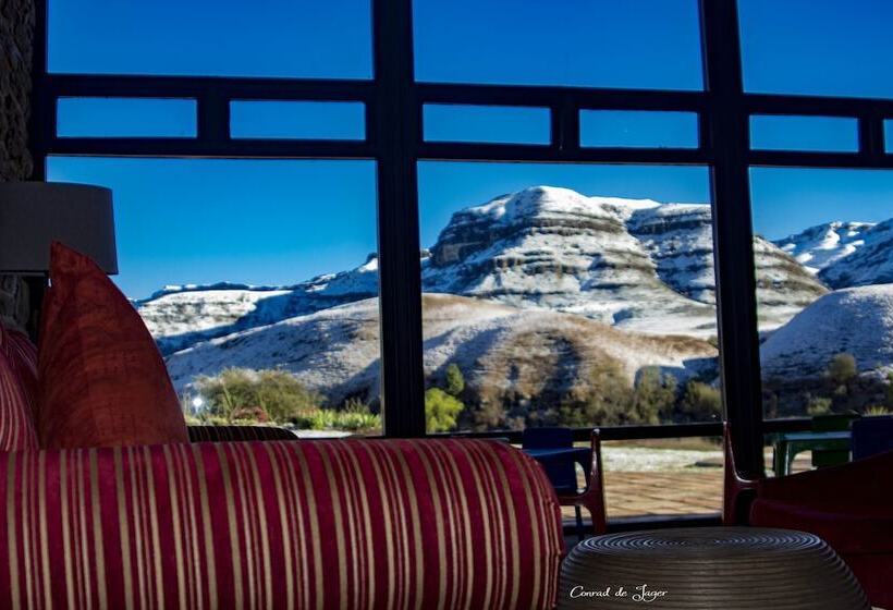 בית מלון כפרי Premier Resort Sani Pass