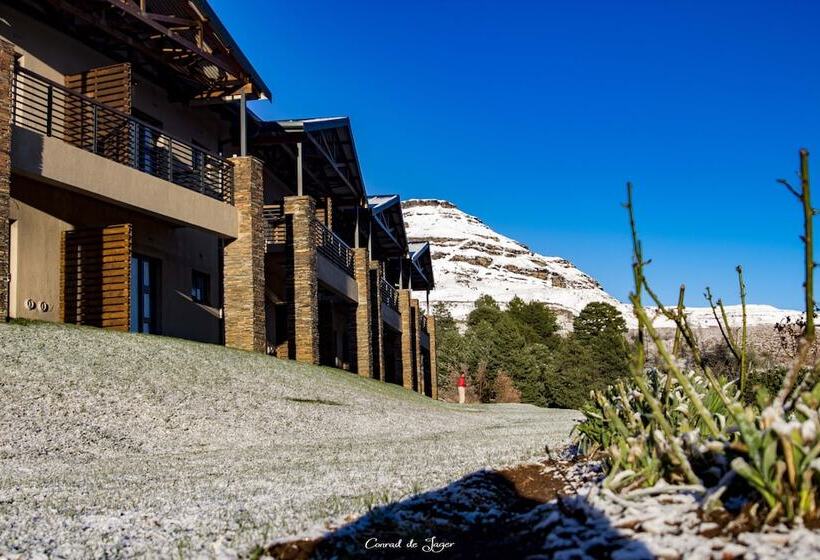 בית מלון כפרי Premier Resort Sani Pass