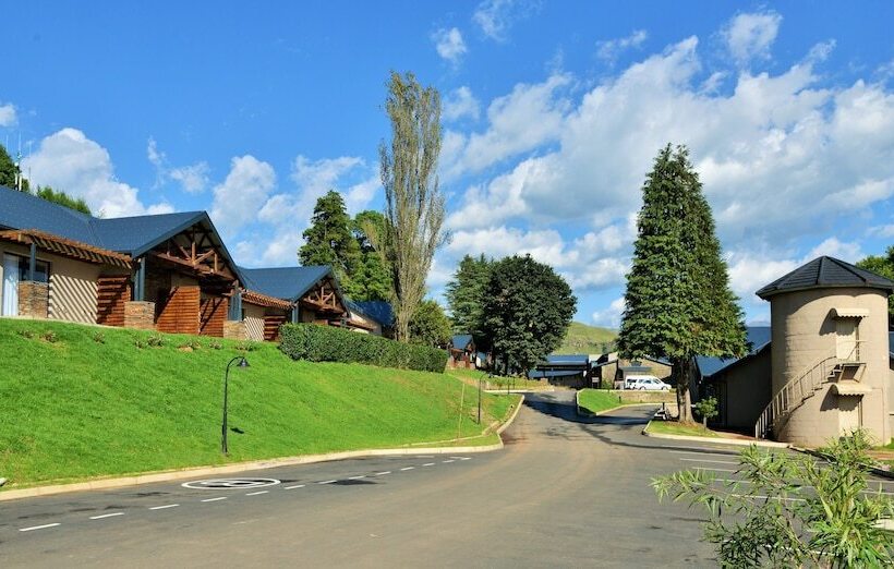 בית מלון כפרי Premier Resort Sani Pass