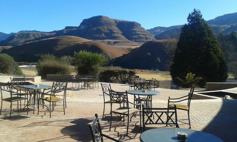 בית מלון כפרי Premier Resort Sani Pass