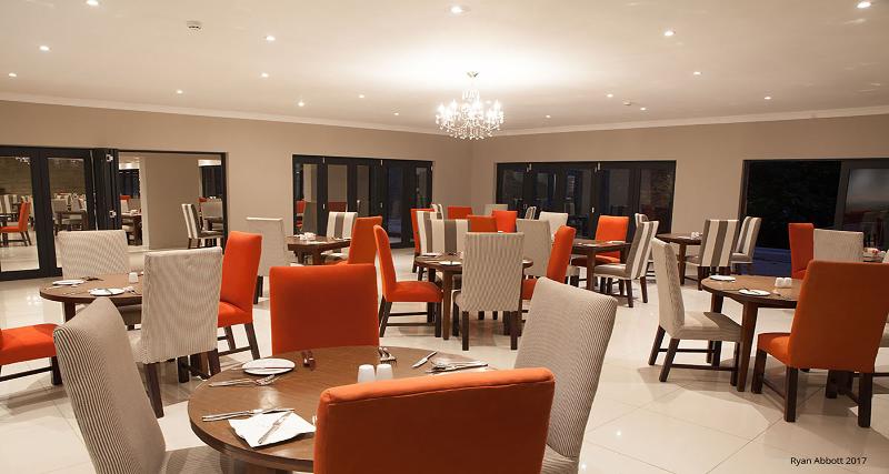 בית מלון כפרי Premier Resort Sani Pass