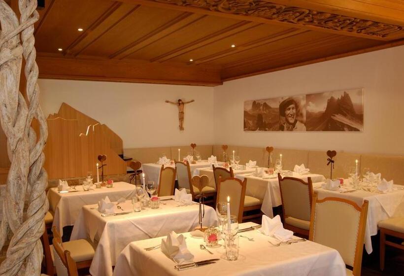 ホテル Rainell Dolomites Retreat