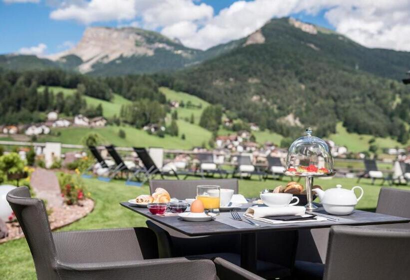 ホテル Rainell Dolomites Retreat