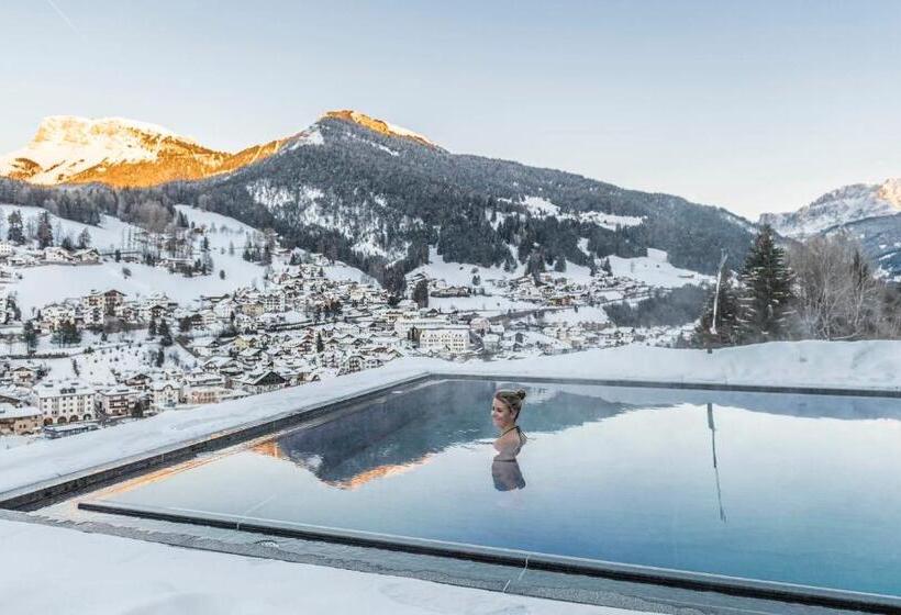 ホテル Rainell Dolomites Retreat