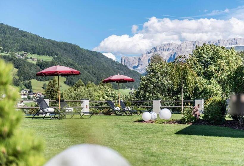 ホテル Rainell Dolomites Retreat