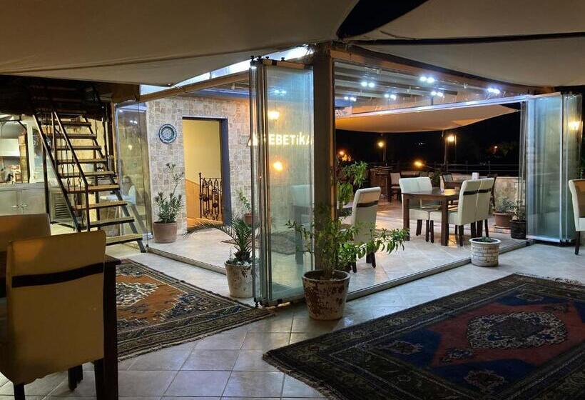 Rebetika Hotel & Bistro