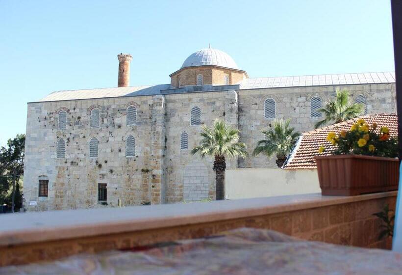 Rebetika Hotel & Bistro