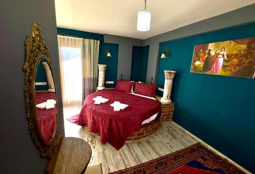 Rebetika Hotel & Bistro