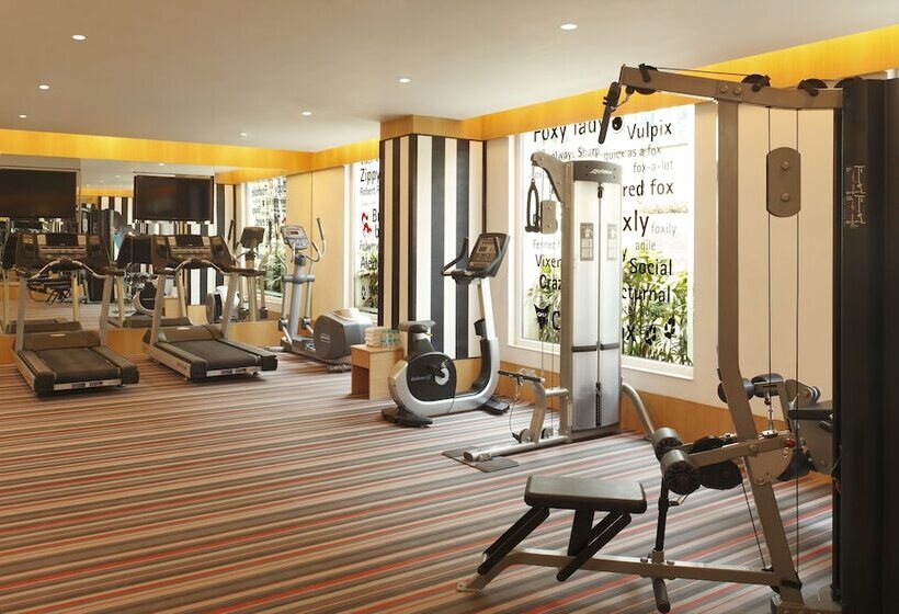 Red Fox By Lemon Tree Hotels, Delhi Airport