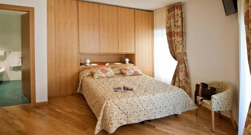 בית מלון כפרי Romanda