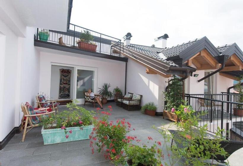 בית מלון כפרי Romanda