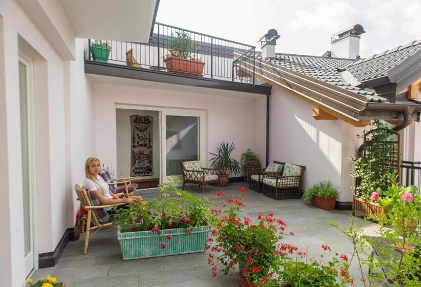 בית מלון כפרי Romanda