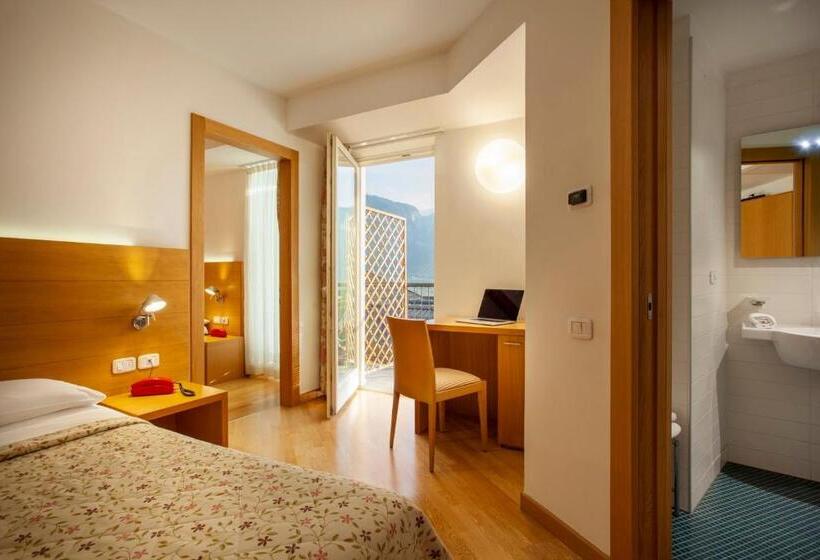 בית מלון כפרי Romanda