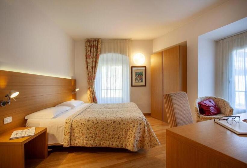 בית מלון כפרי Romanda